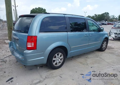 2010 Chrysler Town & Country Touring из США, поврежденный, VIN 2A4RR5D19AR309206